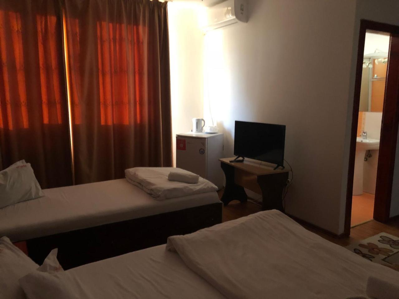 Pension Rozeclas Oradea Εξωτερικό φωτογραφία